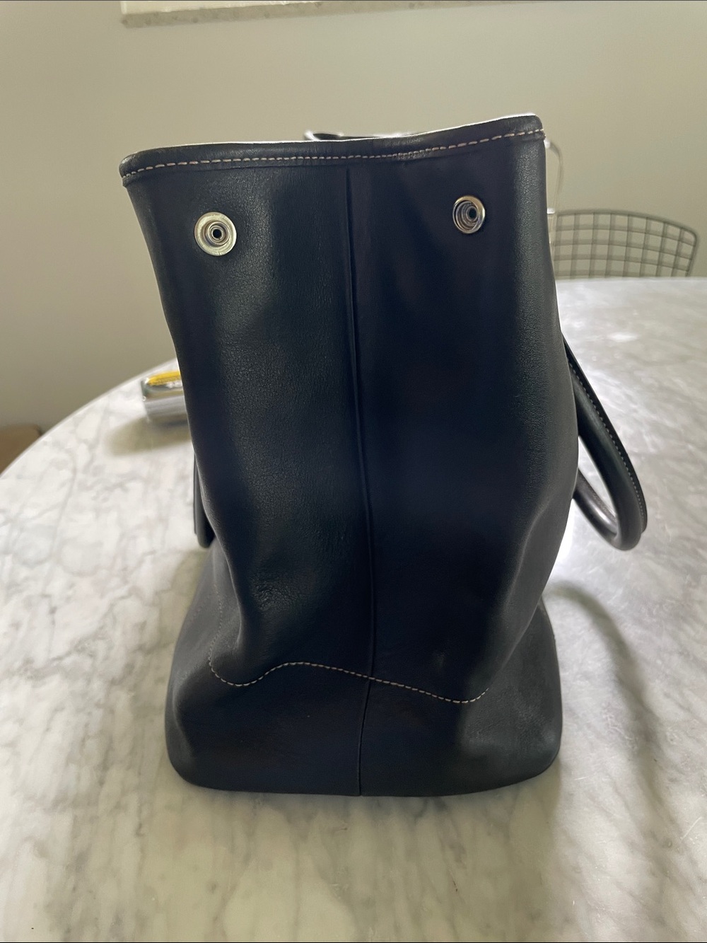 Coach Classic Tote Black Leather  Bag - Elegant Everyday Carry - Picture 9 of 11